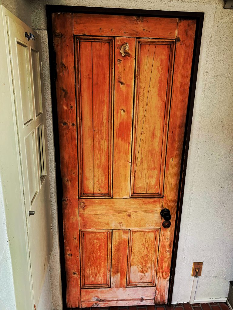 No markings on the door to the coffee shop